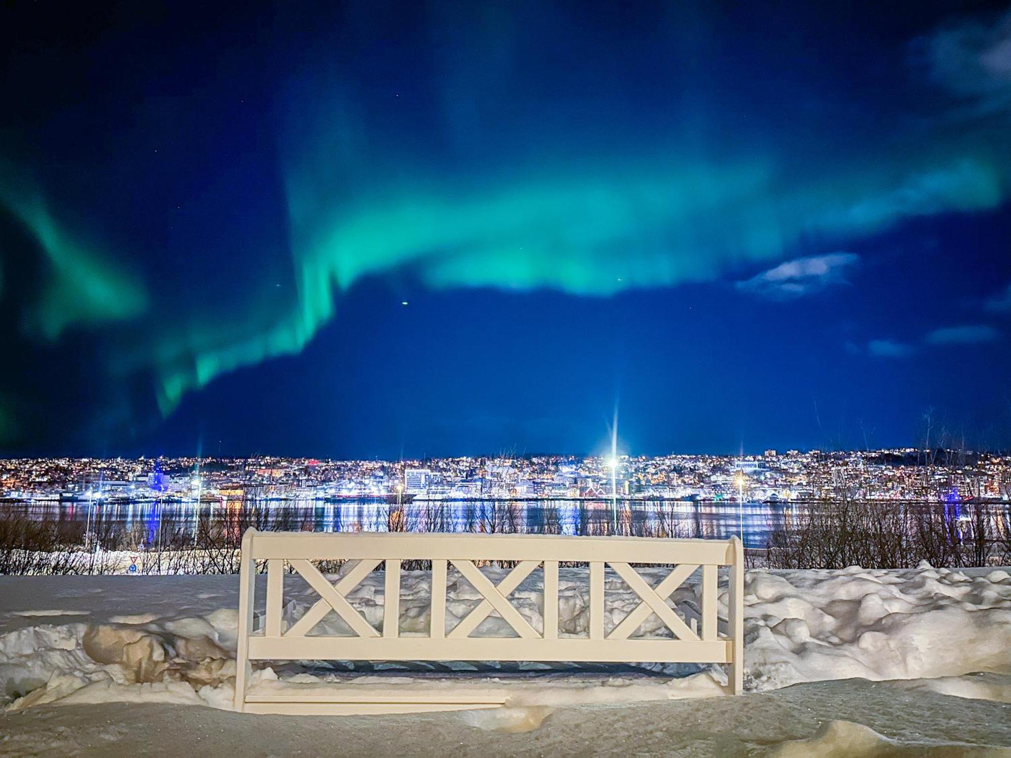 Panorama View - Free Parking - Perfect For Couples Appartement Tromsø Buitenkant foto